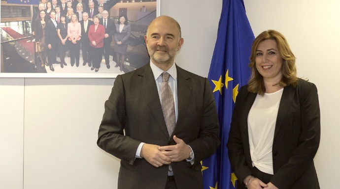 Susana Díaz, junto al Comisario de Economía, Pierre Moscovici.