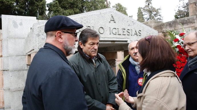 Javier Fernández en el homenaje al fundador del PSOE, Pablo Iglesias.