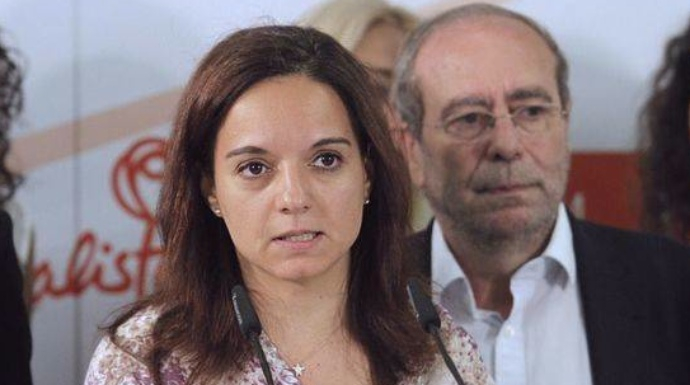 La secretaria general del PSOE de Madrid, Sara Hernández, junto a Manuel Robles