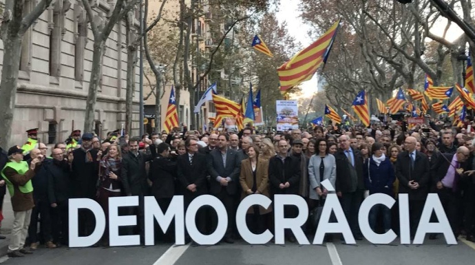 Manifestación de políticos frente al Tribunal Superior de Justicia de Cataluña
