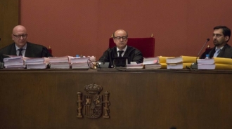 El juez corta de raíz una sucia maniobra de Artur Mas para enfangar el juicio por el 9N