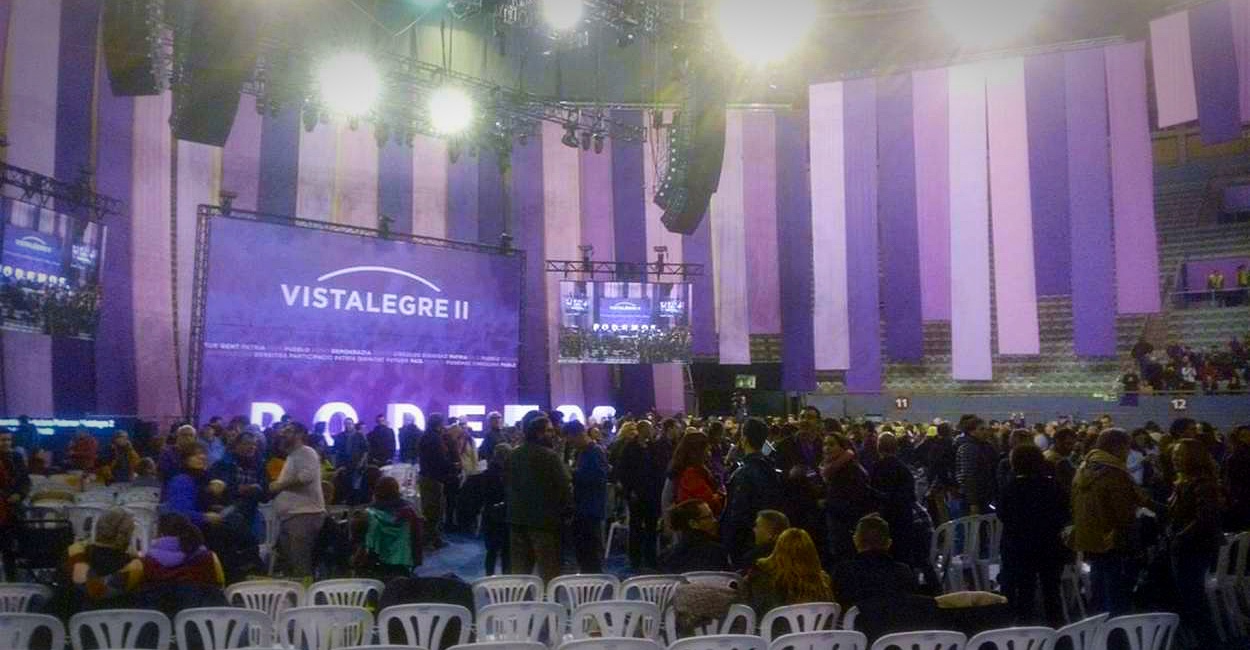 Imagen de los instantes previos al inicio de la Asamblea de Podemos.