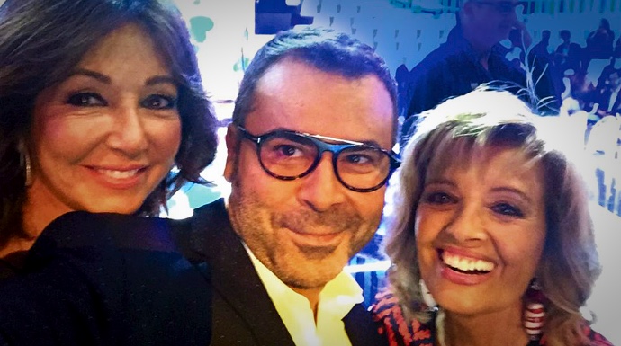 Ana Rosa, Jorge Javier Vázquez y Teresa Campos, en un selfie del presentador.