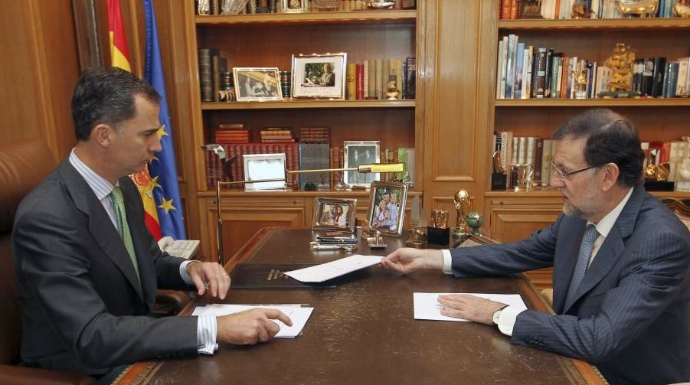 El Rey Felipe VI, en un despacho oficial con el presidente del Gobierno.