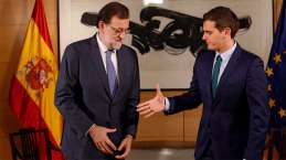 Se extiende en el PP la opinión de que Rajoy debe darle un escarmiento a Rivera