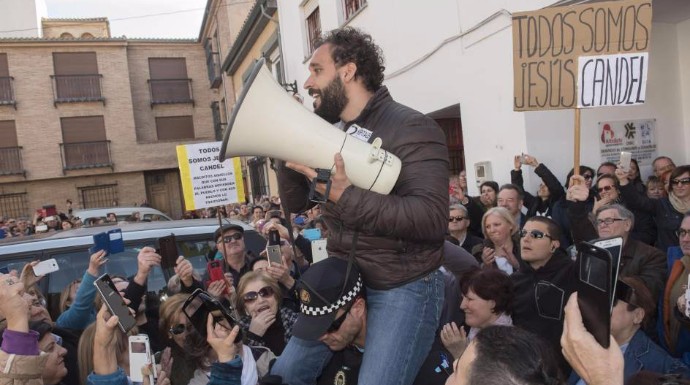 Spiriman acusa directamente a Susana Díaz del bulo sobre su fichaje por Podemos.