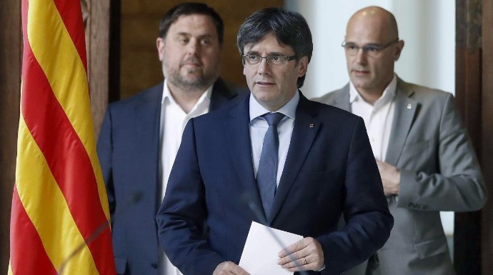 La Generalitat dice que el Gobierno de Rajoy está detrás del comunicado.