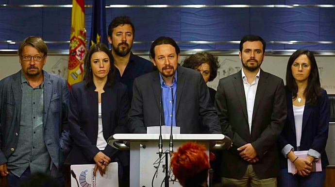 Pablo Iglesias, rodeado de su equipo de confianza en Podemos-