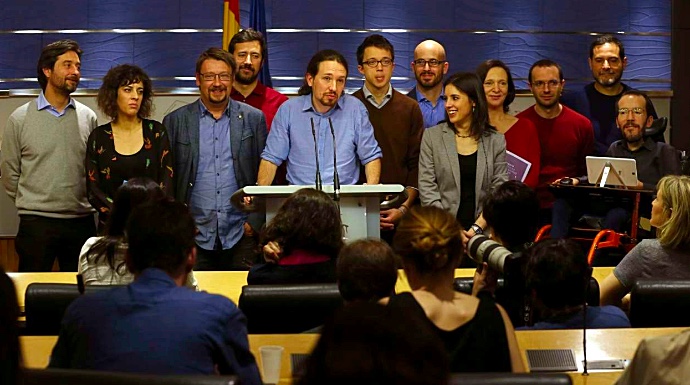 Pablo Iglesias, acompañado de los pesos pesados de Podemos en el Congreso.