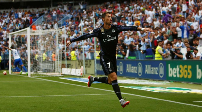 Cristiano Ronaldo, tras marcar su gol en Málaga.