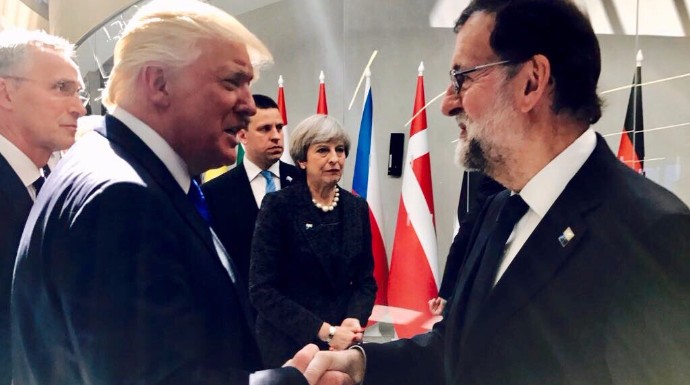 Rajoy se vio este jueves por primera vez con Trump en la cumbre de la OTAN.