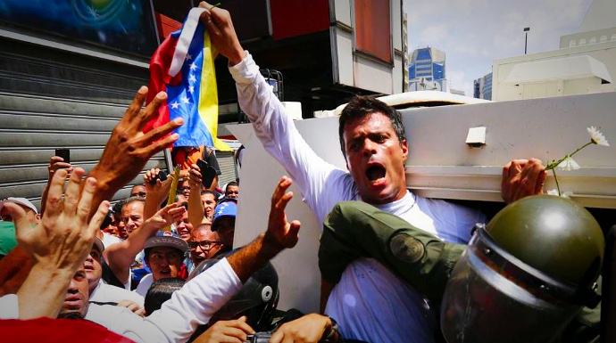 Leopoldo López, el día en el que era detenido por la policía venezolana.