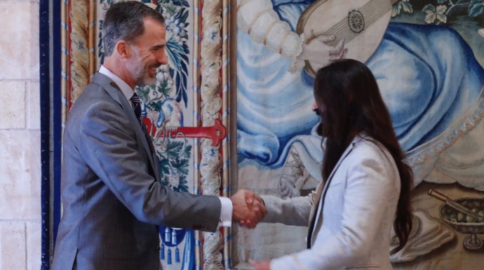 El Rey, con el presidente del Parlamento de Baleares, Baltasar Picornell.
