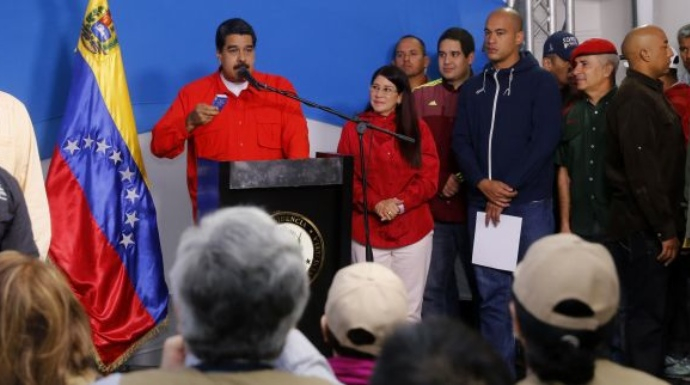 Maduro, este domingo, poco ante de votar en los comicios para la Asamblea Constituyente.