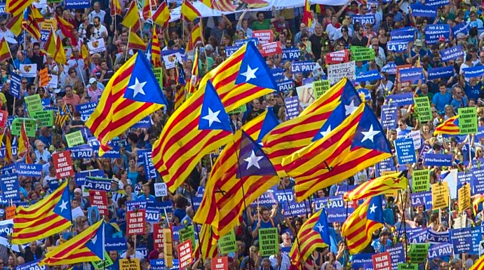 Imagen de la manifestación politizada tras los atentados de Cataluña.
