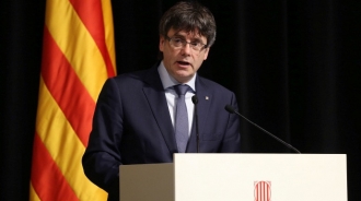 Puigdemont hará el referéndum por Tuenti y sms