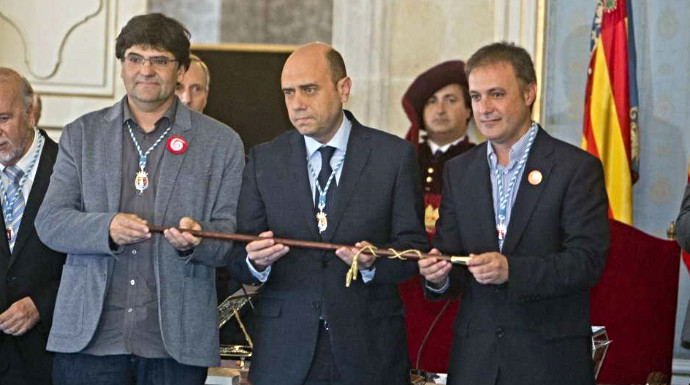 Miguel Ángel Pavón (Podemos), Gabriel Echávarri (PSOE y actual alcalde) y Natxo Bellido de Compromís.