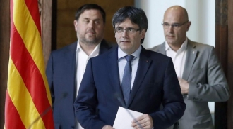 El Constitucional suspende el Pleno del Parlament y retrasa el reloj de Puigdemont