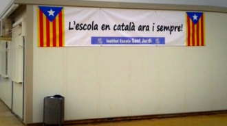 Otro palo a Puigdemont: la Justicia actuará contra el chollo del adoctrinamiento en los colegios