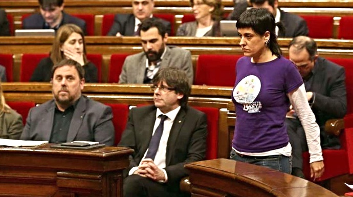 Junqueras, Puigdemont y Gabriel, en una sesión del Parlament.