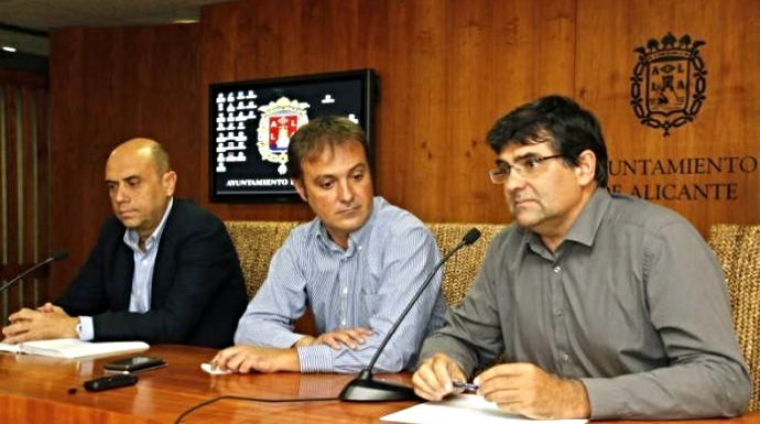 Gabriel Echávarri (PSPV), Natxo Bellido (Compromís) y Miguel Ángel Pavón (Guanyar).
