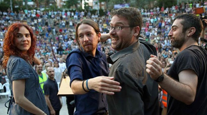 Iglesias junto al líder de Podem Catalunya.