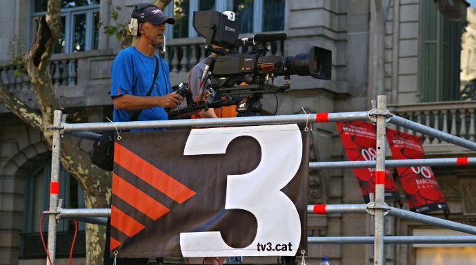 Un cámara de TV3, durante una manifestación.