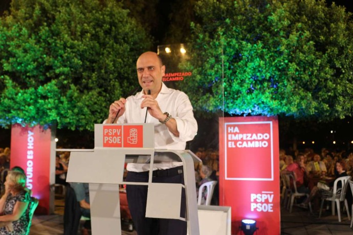 Gabriel Echávarri, alcalde de Alicante.