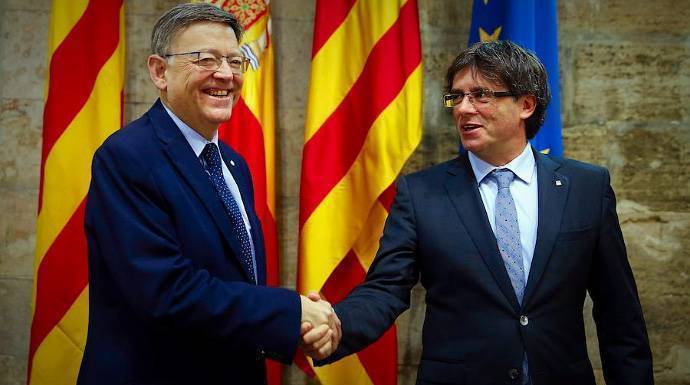 Ximo Puig y Carles Puigdemont, en una imagen de 2017.