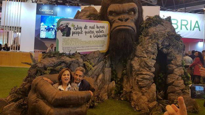 Revilla y su mujer en una fotografía de El Diario Montañés.
