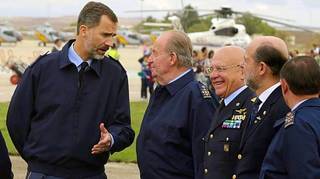 La inesperada humillación pública de Juan Carlos I al Rey Felipe hace estallar la Casa Real