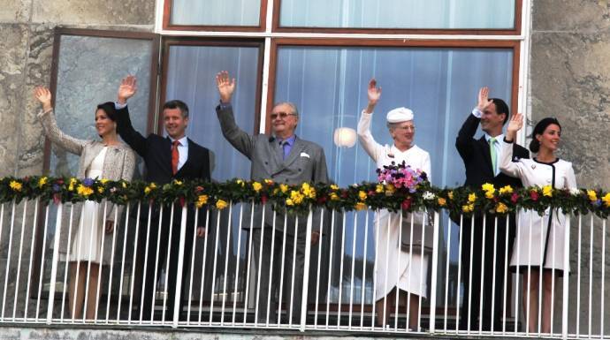 La familia real danesa en el balcón del ayuntamiento de Aarhus.
(FOTO: © M. Mielgo - JM Noticias, para uso exclusivo en Esdiario.es)