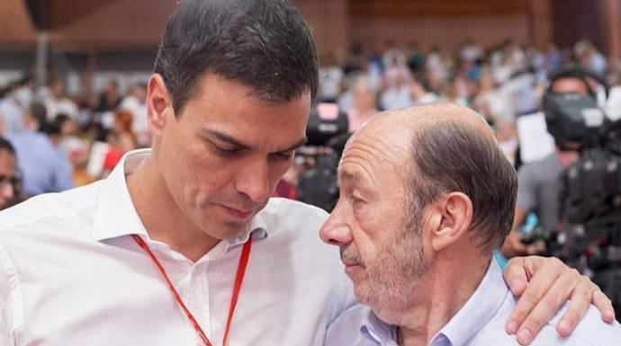 Rubalcaba, junto a Pedro Sánchez en el 39 Congreso Federal del PSOE.