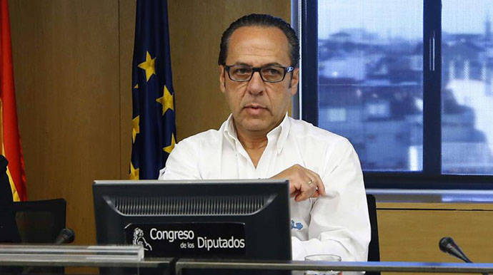 Álvaro Pérez durante su declaración en el Congreso.