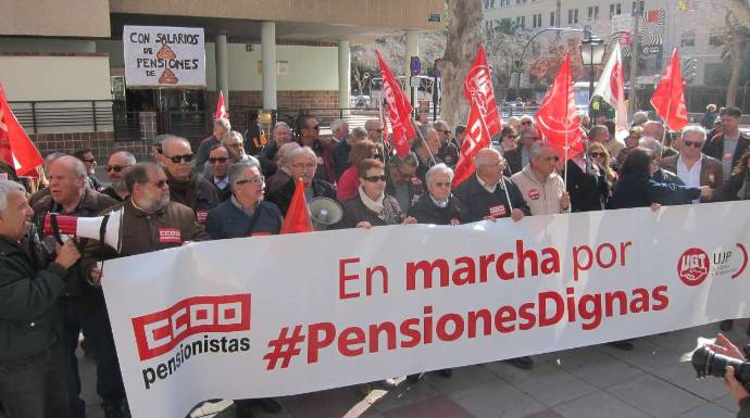Una de las manifestaciones de pensionistas, encabezada por CCOO