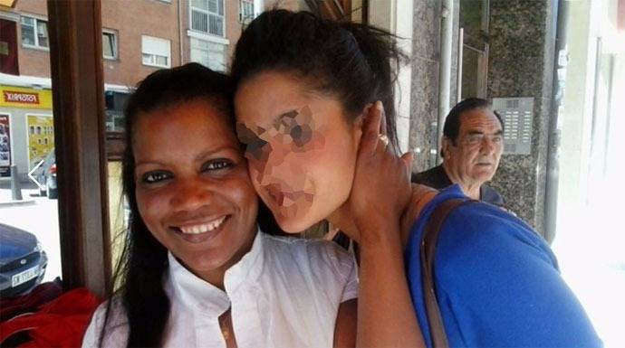 Ana Julia junto a su hija Judit, en una foto colgada en su Facebook.