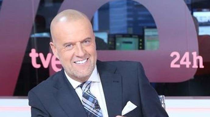 El veterano presentador del Canal 24 horas de TVE, Emilio de Andrés.