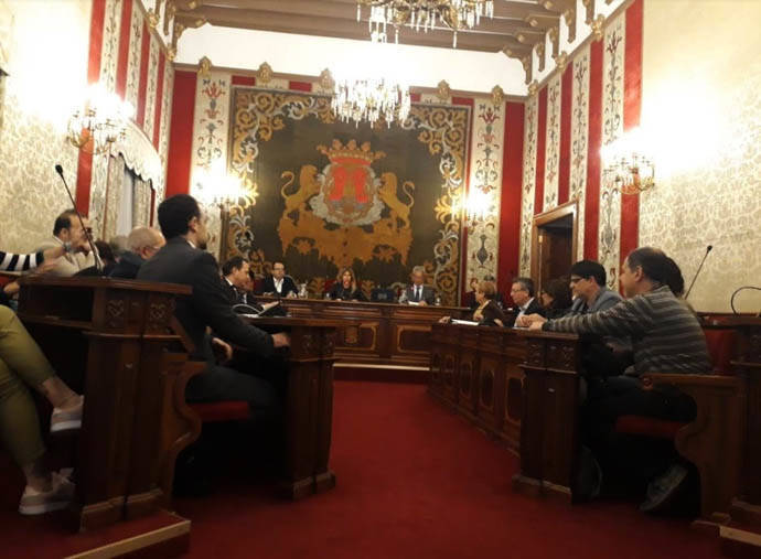 El pleno donde se ha hecho efectiva la renuncia del alcalde Gabriel Echávarri.