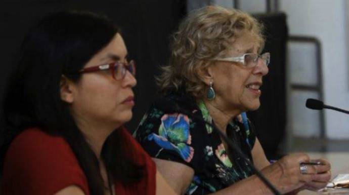 Manuela Carmena, junto a su polémica concejal Rommy Arce.