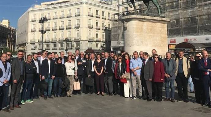 Delegación de alcaldes que ha viajado a Madrid