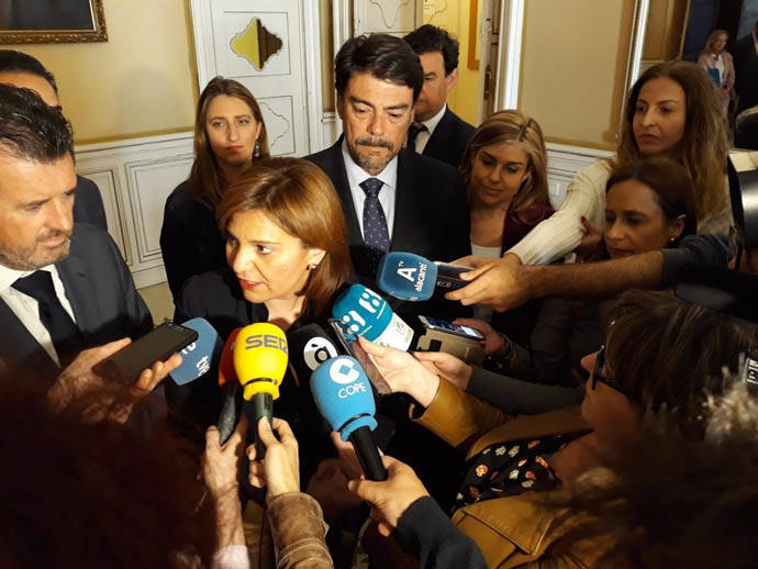 Isabel Bonig tras reunirse con el nuevo alcalde de Alicante Luis Barcala.