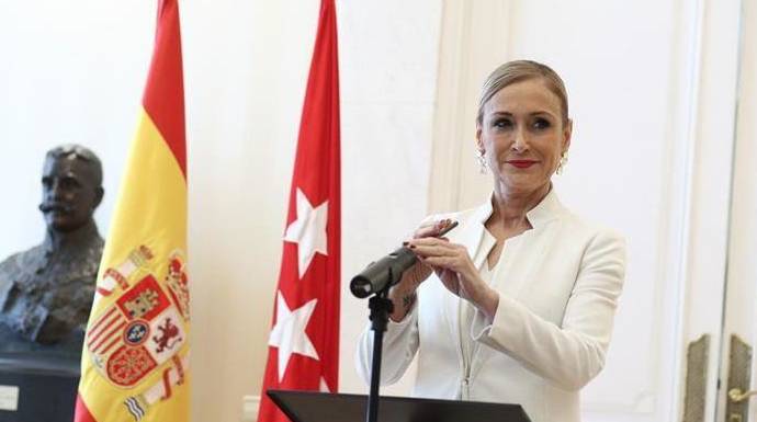 La presidenta de la Comunidad de Madrid al anunciar su dimisión.