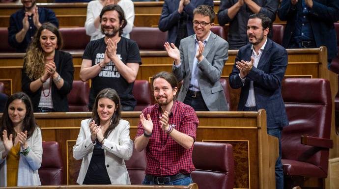 El núcleo duro de Pablo Iglesias en el Congreso, este jueves.