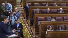 La grosera reacción de los diputados del PSOE cuando Rivera les estaba triturando