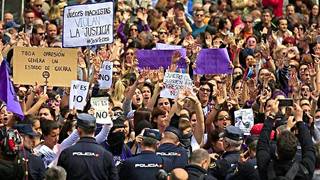 La impactante carta de 3 juezas a la víctima de La Manada que hunde a las feministas radicales