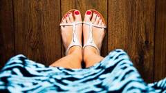 11 sandalias planas que te enamorarán por su estilo