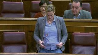 Zaida Cantera hace el ridículo ante Cospedal por no estudiárselo y hunde el ánimo del PSOE