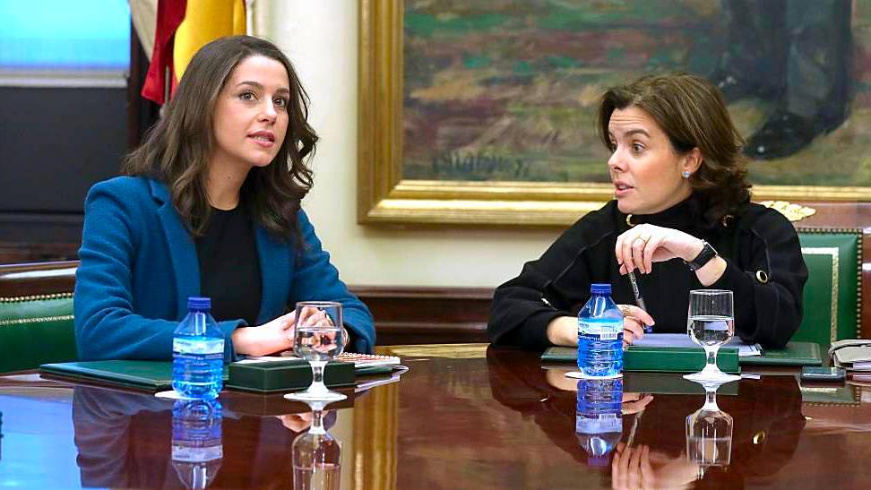 Inés Arrimadas y Soraya Sáenz de Santamaría, en una reunión reciente.