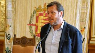 El portavoz del PSOE calumnia a un alto cargo y acaba tragándose sus palabras