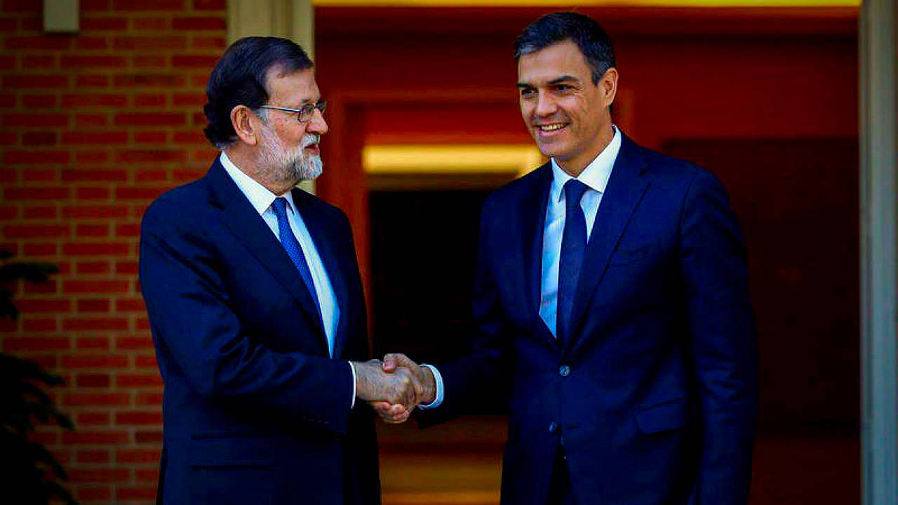 Mariano Rajoy y Pedro Sánchez, este martes en La Moncloa.